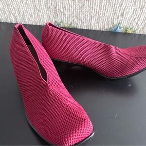 San Miguel Shoes Women's Fuchsia Knit Slip-On Flats